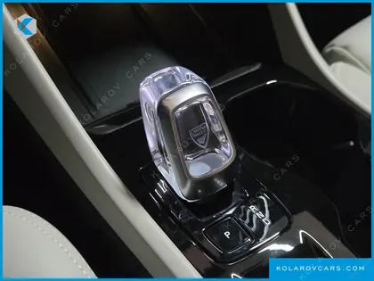 VOLVO XC40 B4 ULTRA BRIGHT