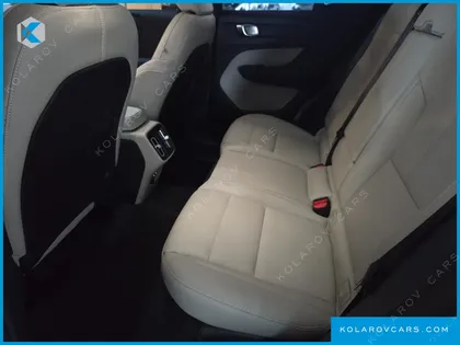 VOLVO XC40 B4 ULTRA BRIGHT