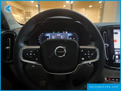 VOLVO XC40 B4 ULTRA BRIGHT