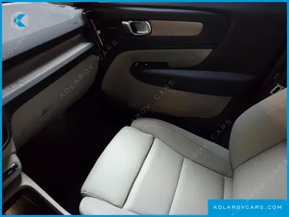 VOLVO XC40 B4 ULTRA BRIGHT