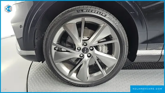 GENESIS GV70 2.5T GASOLINE 2WD