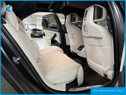 BMW I7 XDRIVE 60 FREEZE SEOUL EDITION