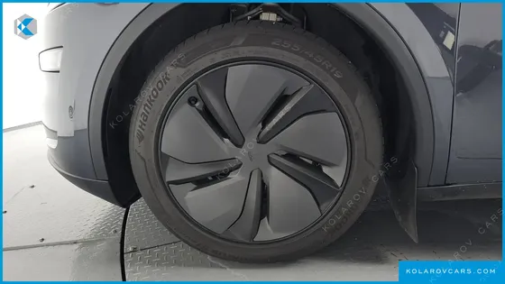 TESLA MODEL Y LONG RANGE AWD