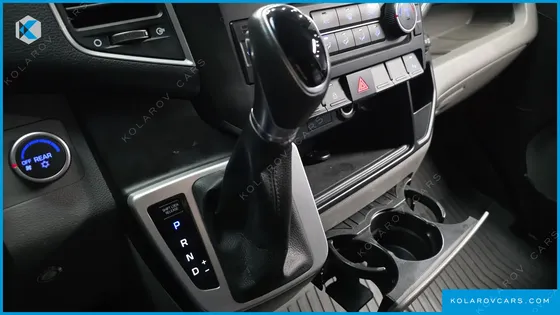 HYUNDAI SOLATI 15-SEATER