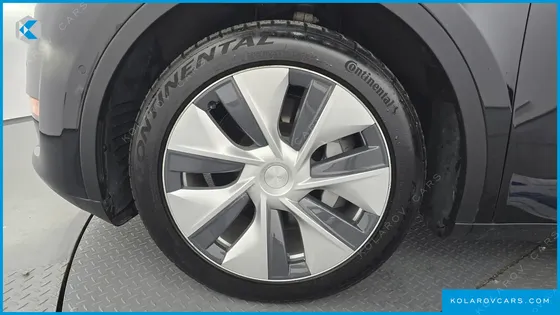 TESLA MODEL Y STANDARD RANGE RWD