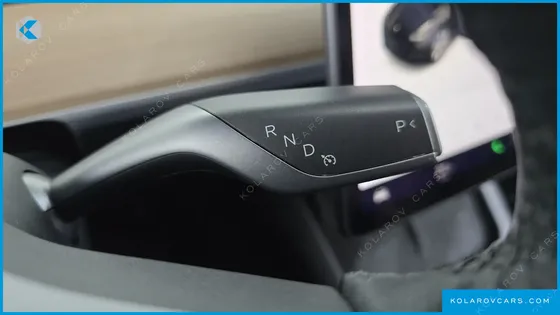 TESLA MODEL Y STANDARD RANGE RWD
