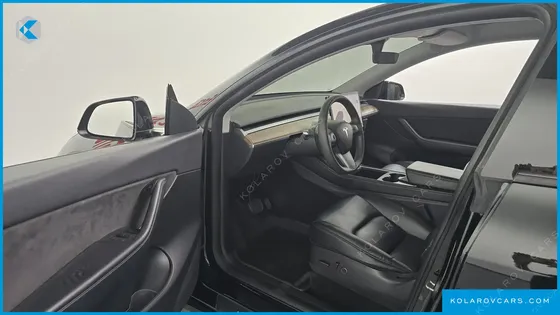 TESLA MODEL Y STANDARD RANGE RWD