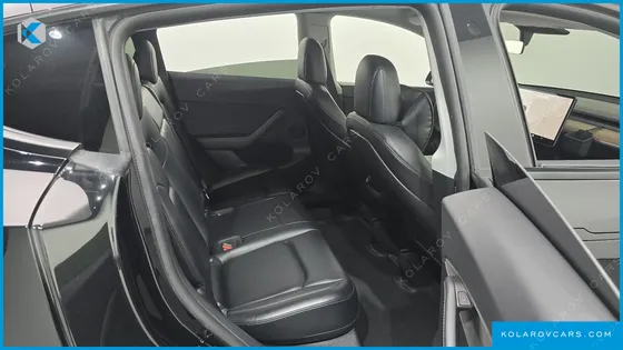 TESLA MODEL Y STANDARD RANGE RWD