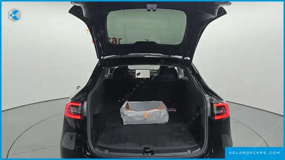 TESLA MODEL Y STANDARD RANGE RWD