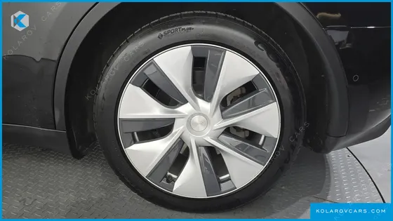 TESLA MODEL Y STANDARD RANGE RWD