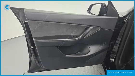 TESLA MODEL Y STANDARD RANGE RWD