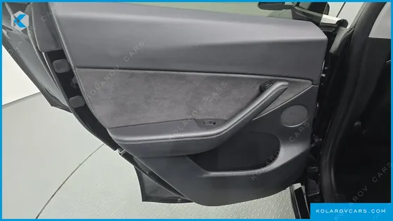 TESLA MODEL Y STANDARD RANGE RWD