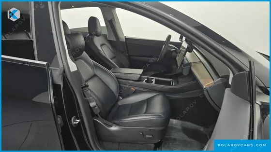 TESLA MODEL Y STANDARD RANGE RWD