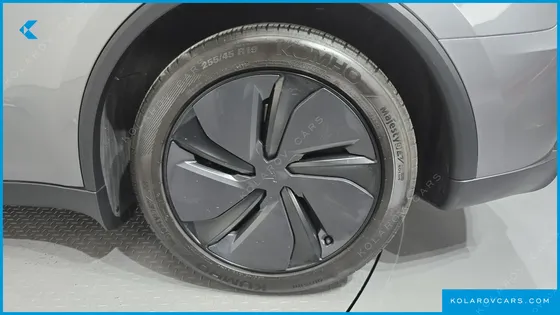 TESLA MODEL Y RWD