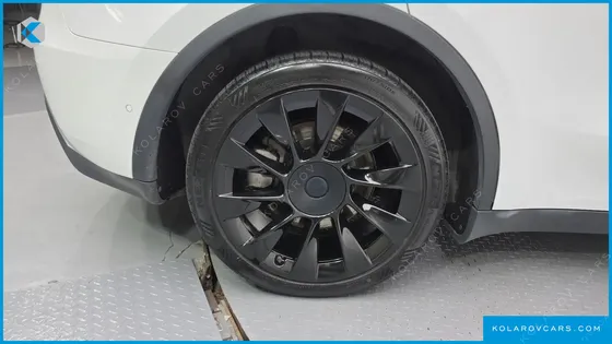 TESLA MODEL Y LONG RANGE AWD