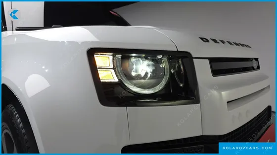 LAND ROVER DEFENDER 110 P300 X-DYNAMIC SE