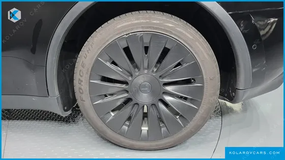 TESLA MODEL Y LONG RANGE AWD