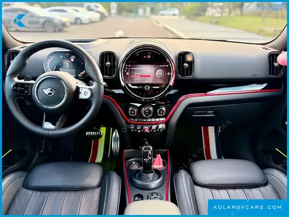 MINI COUNTRYMAN JCW LAUNCH PACK