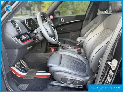 MINI COUNTRYMAN JCW LAUNCH PACK