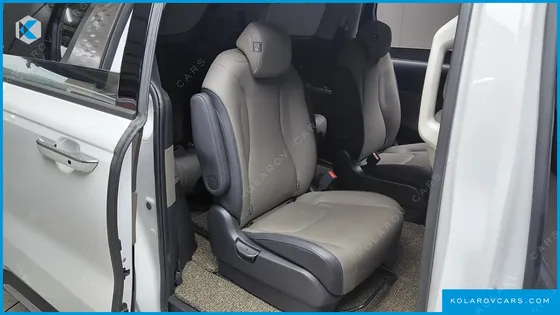KIA CARNIVAL DIESEL 9-SEATER NOBLESSE