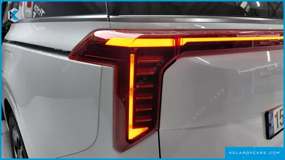 KIA CARNIVAL DIESEL 9-SEATER NOBLESSE