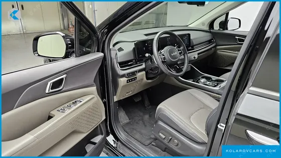 KIA CARNIVAL GASOLINE 9-SEATER NOBLESSE