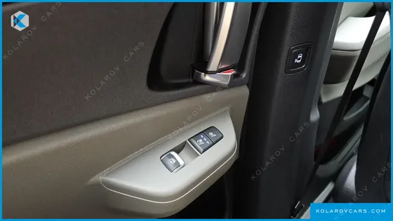 KIA CARNIVAL GASOLINE 9-SEATER NOBLESSE