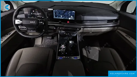 KIA CARNIVAL GASOLINE 7-SEATER NOBLESSE