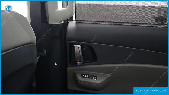 KIA CARNIVAL GASOLINE 7-SEATER NOBLESSE