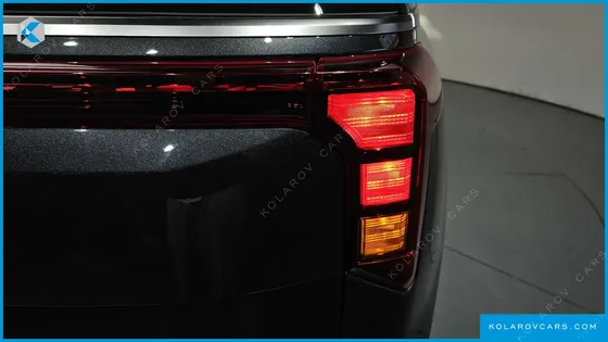 KIA CARNIVAL GASOLINE 7-SEATER NOBLESSE
