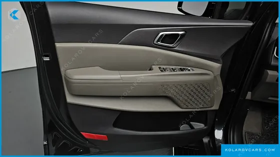 KIA CARNIVAL GASOLINE 7-SEATER NOBLESSE