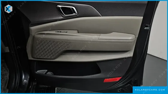 KIA CARNIVAL GASOLINE 7-SEATER NOBLESSE