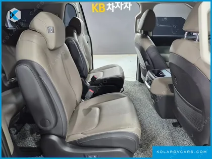 KIA CARNIVAL DIESEL 9-SEATER SIGNATURE