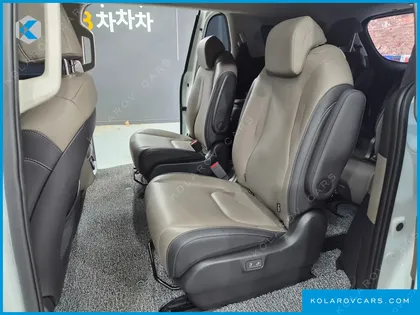 KIA CARNIVAL DIESEL 9-SEATER SIGNATURE