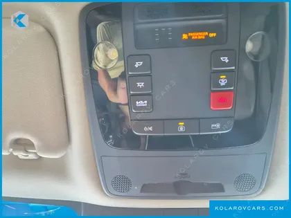KIA CARNIVAL DIESEL 9-SEATER SIGNATURE