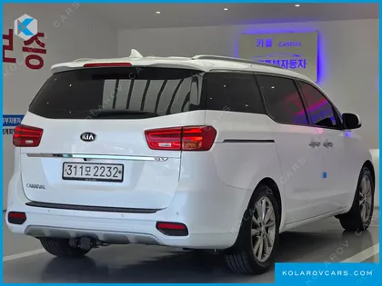 KIA CARNIVAL 9-SEATER PRSTIGE