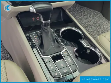 KIA CARNIVAL 9-SEATER PRSTIGE
