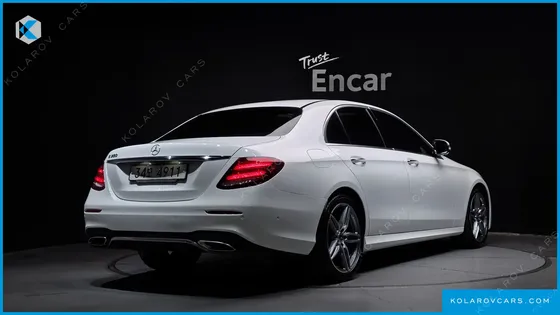 MERCEDES E-CLASS E300 AMG LINE