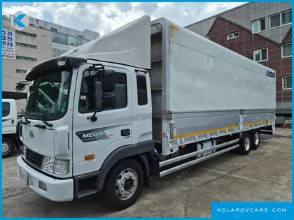 HYUNDAI MEGA TRUCK GOLD