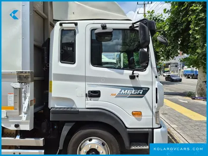 HYUNDAI MEGA TRUCK GOLD