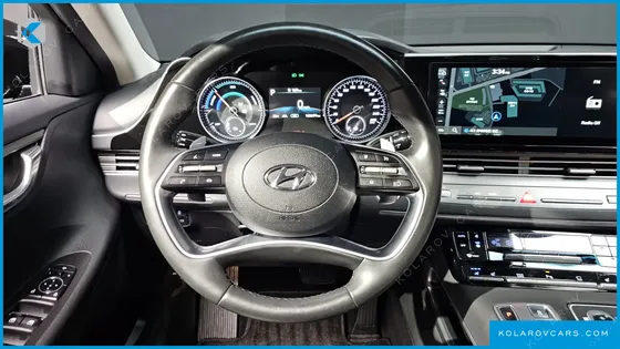 HYUNDAI GRANDEUR PREMIUM