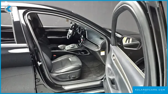 HYUNDAI GRANDEUR PREMIUM
