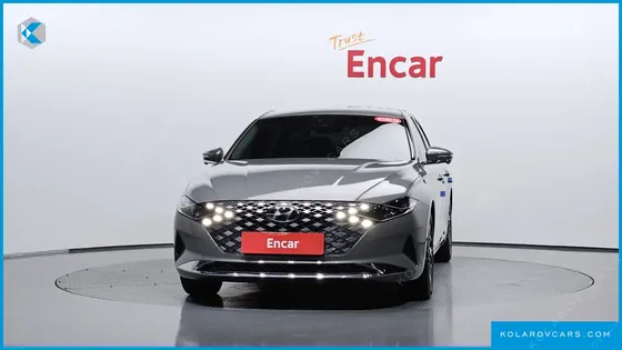 HYUNDAI GRANDEUR LE BLANC