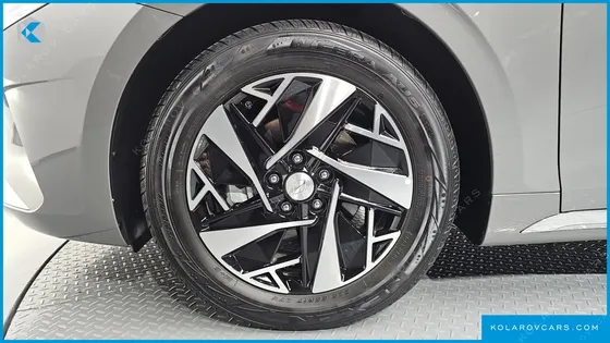 HYUNDAI GRANDEUR LE BLANC