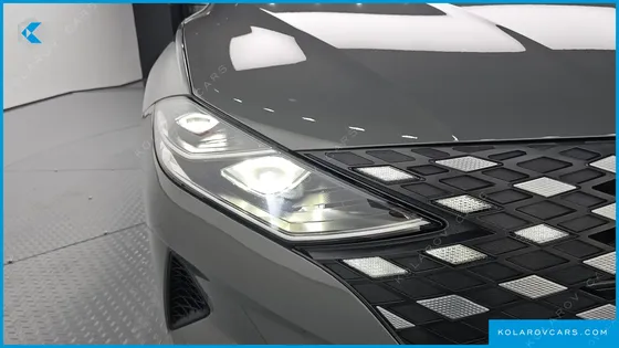 HYUNDAI GRANDEUR LE BLANC