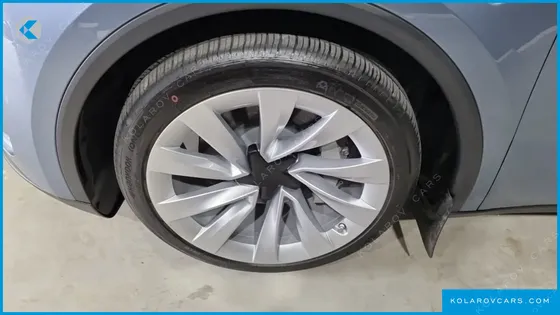 TESLA MODEL Y PREMIUM LONG RANGE AWD