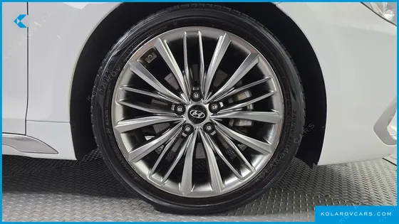 HYUNDAI GRANDEUR 2.2 DIESEL PREMIUM