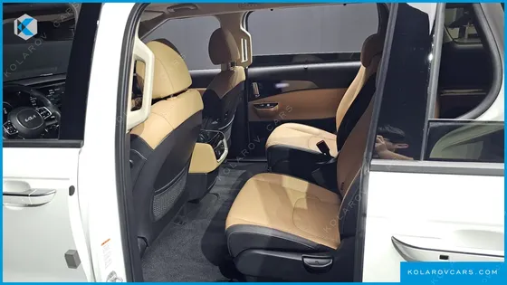 KIA CARNIVAL DIESEL 9-SEATER SIGNATURE