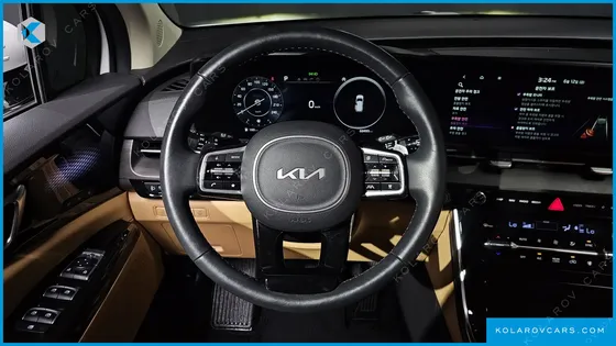 KIA CARNIVAL DIESEL 9-SEATER SIGNATURE