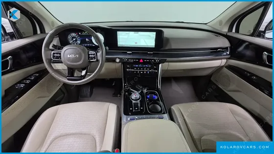 KIA CARNIVAL GASOLINE 7-SEATER HI-LIMOUSINE